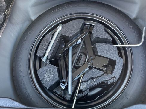 Used 2016 Subaru Forester 2.5i Premium image 12