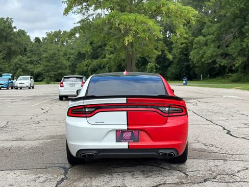 Used 2015 Dodge Charger SXT RWD image 6