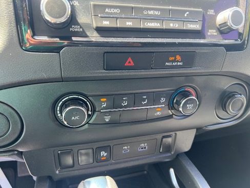 Used 2022 Nissan Frontier SV w/ Technology Package image 37