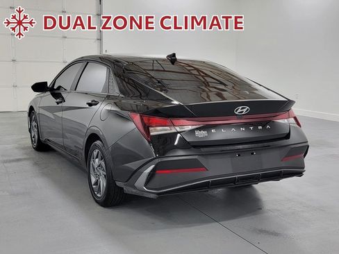 Used 2024 Hyundai Elantra SEL FWD image 6