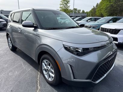 New 2025 Kia Soul LX w/ LX Technology Package