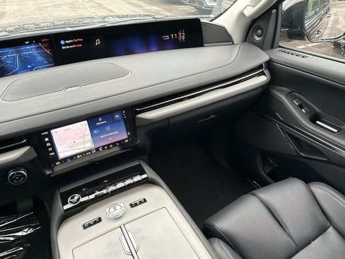 New 2026 Lincoln Navigator Premiere AWD/4WD image 14