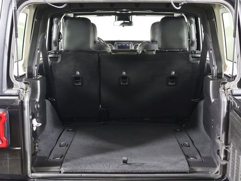 Used 2022 Jeep Wrangler Unlimited Sport image 19