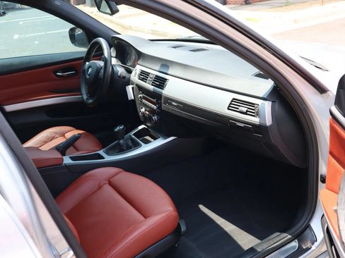 Used 2011 BMW 328i Sedan RWD image 16