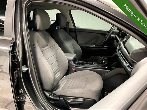 Used 2025 Kia K4 EX FWD image 9