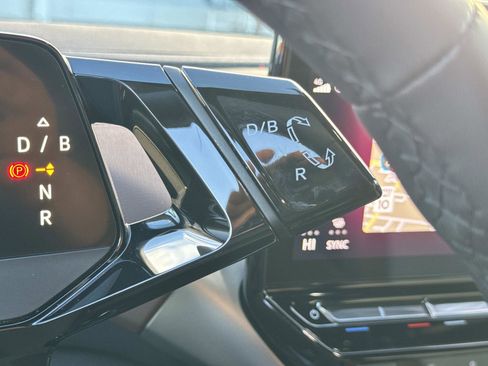 Certified 2023 Volkswagen ID.4 Pro image 19