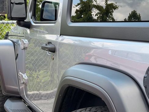 Used 2019 Jeep Wrangler Sport AWD/4WD image 15