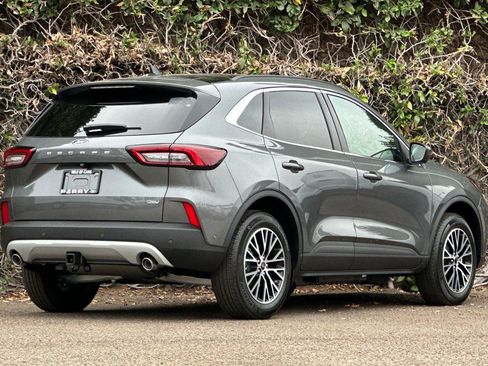 New 2024 Ford Escape SE w/ PHEV Premium Package image 4
