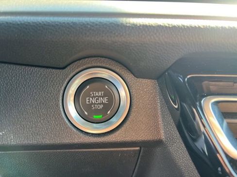 Used 2025 Chevrolet Traverse LT image 19