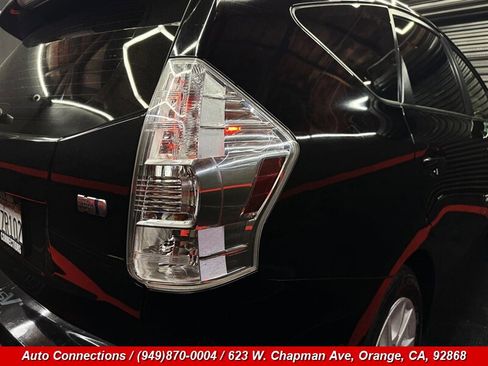 Used 2012 Toyota Prius V Two image 28