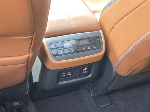 Certified 2025 Nissan Pathfinder Platinum w/ Cargo Package AWD/4WD image 24
