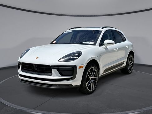Certified 2023 Porsche Macan Turbo AWD/4WD image 1