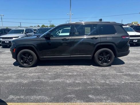 Used 2024 Jeep Grand Cherokee L Limited w/ Black Appearance Package AWD/4WD image 4