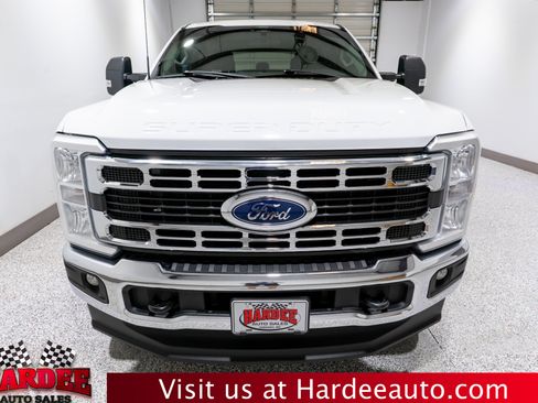 Used 2024 Ford F250 XLT w/ FX4 Off-Road Package AWD/4WD image 7