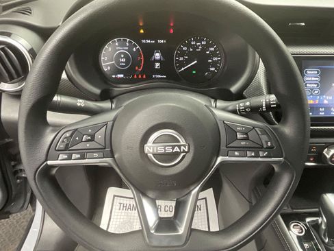 Used 2023 Nissan Kicks SV FWD image 13