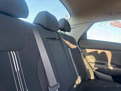 Used 2025 Hyundai Elantra SEL FWD image 30