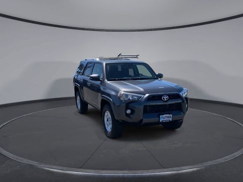 Used 2018 Toyota 4Runner SR5 Premium AWD/4WD image 5