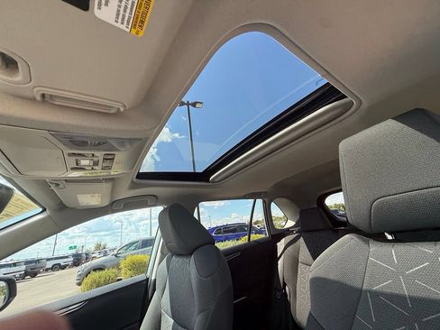 Used 2022 Toyota RAV4 XLE w/ Convenience Package AWD/4WD image 27