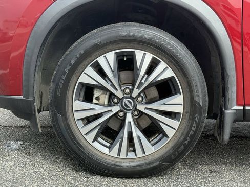 Used 2022 Nissan Rogue SV w/ SV Premium Package image 9