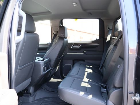 Used 2022 GMC Sierra 1500 SLT w/ SLT Premium Plus Package AWD/4WD image 24