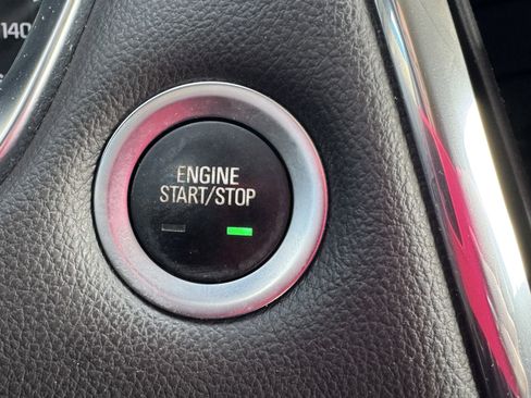 Used 2019 Chevrolet Traverse LT image 17