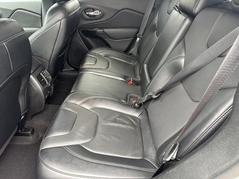 Used 2023 Jeep Cherokee Altitude Lux image 6