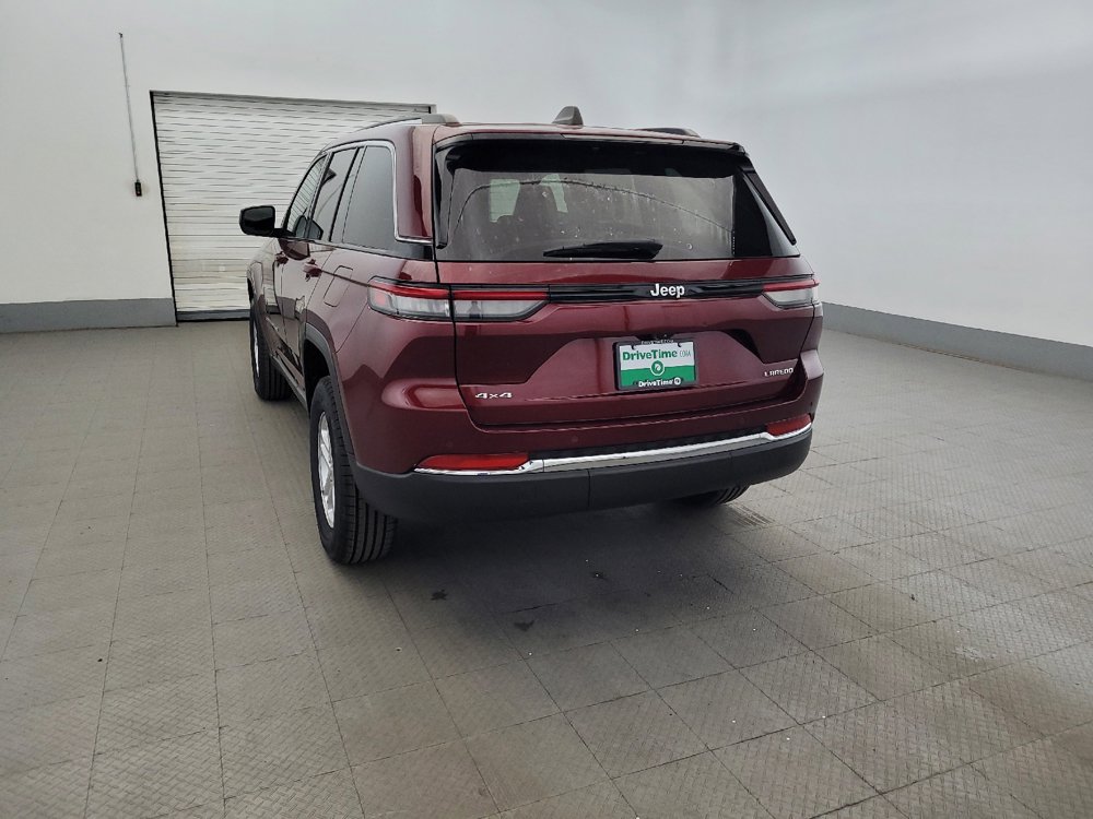 Used 2023 Jeep Grand Cherokee Laredo w/ Luxury Tech Group I AWD/4WD image 6