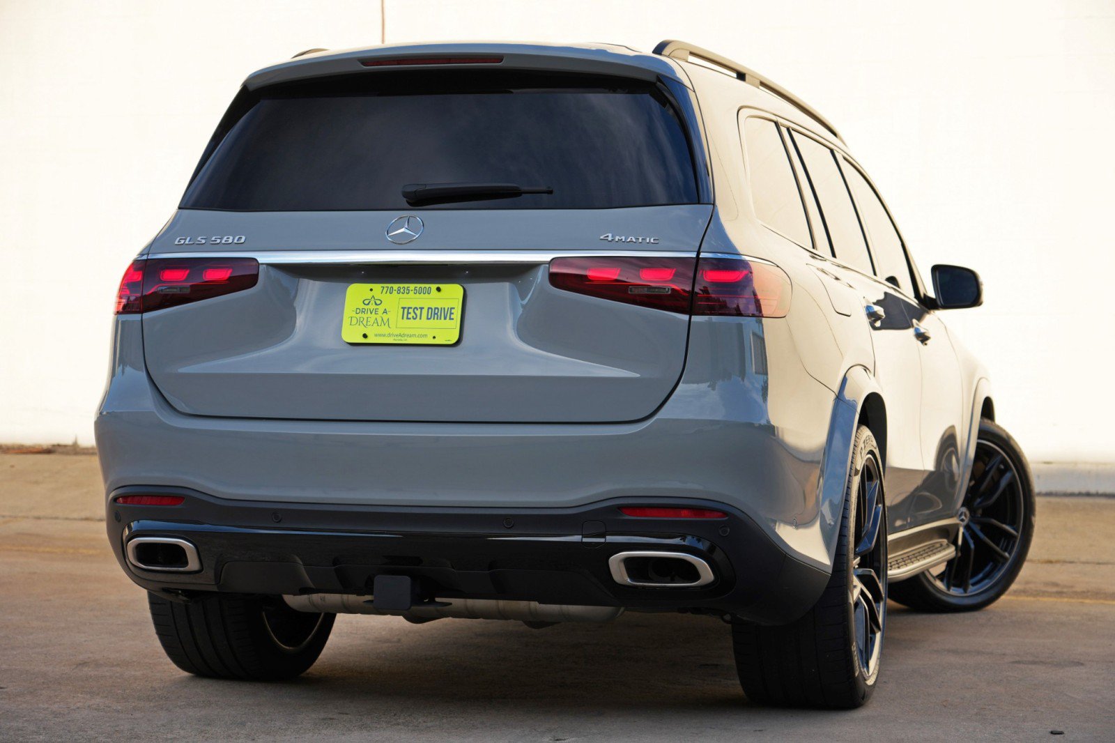 Used 2024 Mercedes-Benz GLS 580 4MATIC image 5