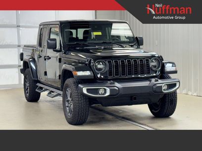 Used 2024 Jeep Gladiator Sport