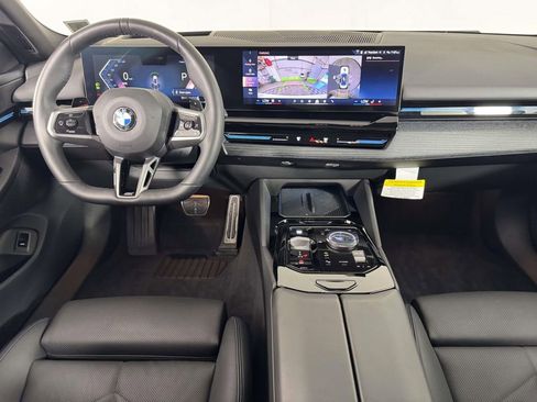 Used 2026 BMW 530i xDrive w/ M Sport Package AWD/4WD image 5