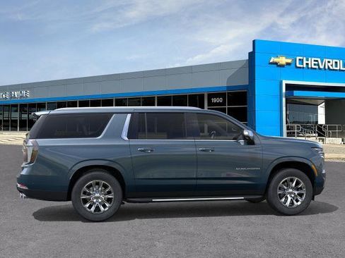 New 2026 Chevrolet Suburban Premier w/ Sun And Tow Package AWD/4WD image 5