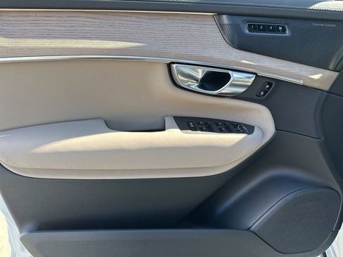 New 2026 Volvo XC90 B6 Ultra image 12
