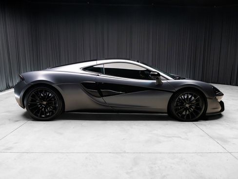 Used 2017 McLaren 570S RWD image 16