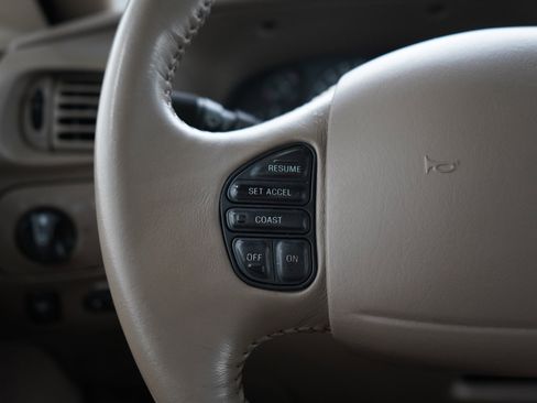 Used 2002 Lincoln Navigator 4WD image 27
