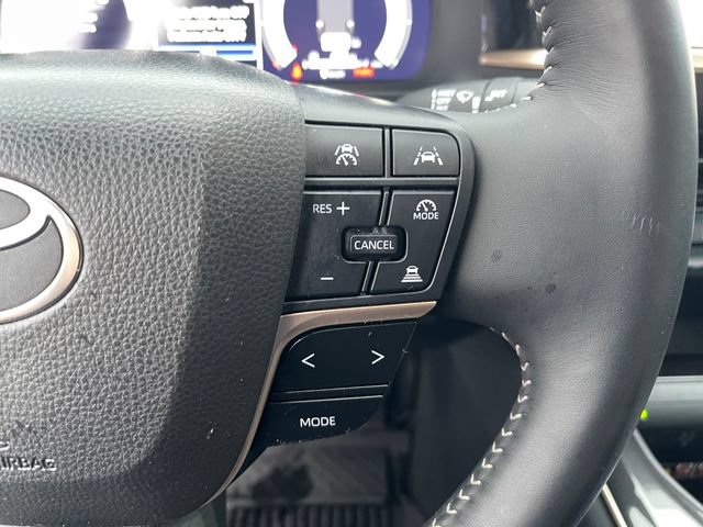 Used 2026 Toyota Crown AWD/4WD image 33