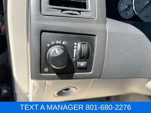 Used 2005 Chrysler 300 C w/ Protection Group II RWD image 21