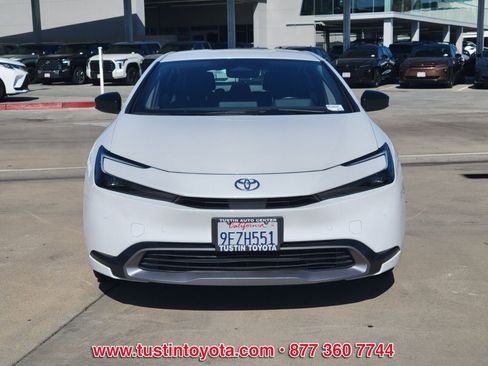 Used 2023 Toyota Prius XLE image 8