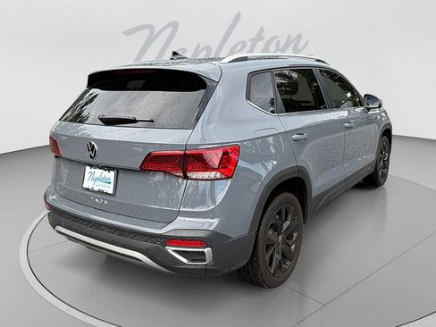 Used 2024 Volkswagen Taos SE FWD image 6
