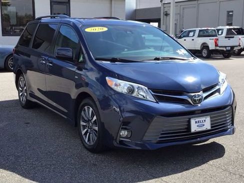 Used 2020 Toyota Sienna XLE image 3