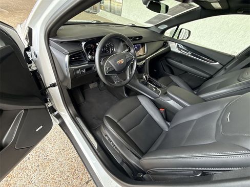 Certified 2025 Cadillac XT5 Premium Luxury image 10