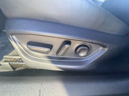 Used 2025 Toyota Camry SE w/ Convenience Package FWD image 16