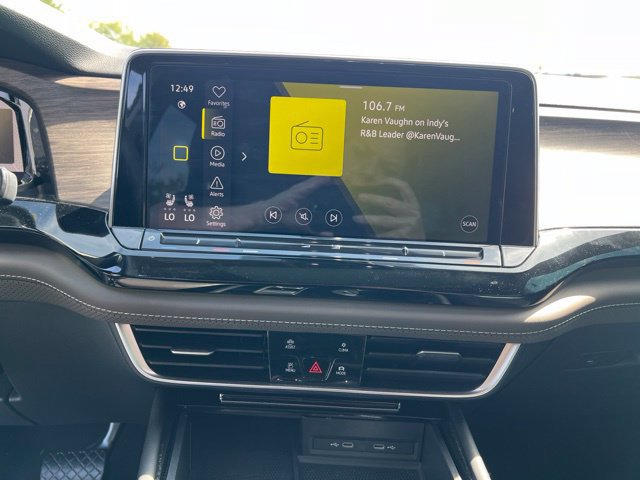 Used 2024 Volkswagen Atlas SEL AWD/4WD image 16
