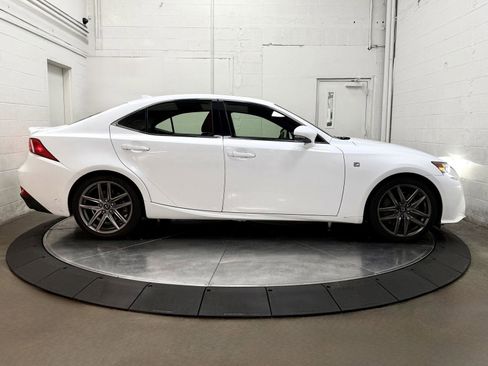 Used 2016 Lexus IS 300 AWD image 9
