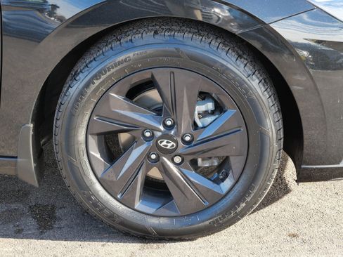 Certified 2023 Hyundai Elantra SEL image 15