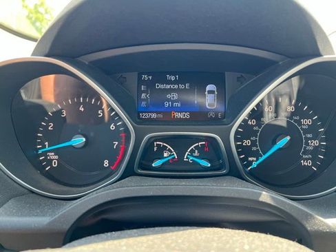 Used 2017 Ford Escape SE FWD image 19