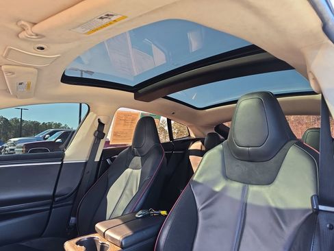 Used 2013 Tesla Model S Performance image 33