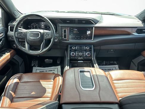 Used 2023 GMC Yukon XL Denali Ultimate AWD/4WD image 24