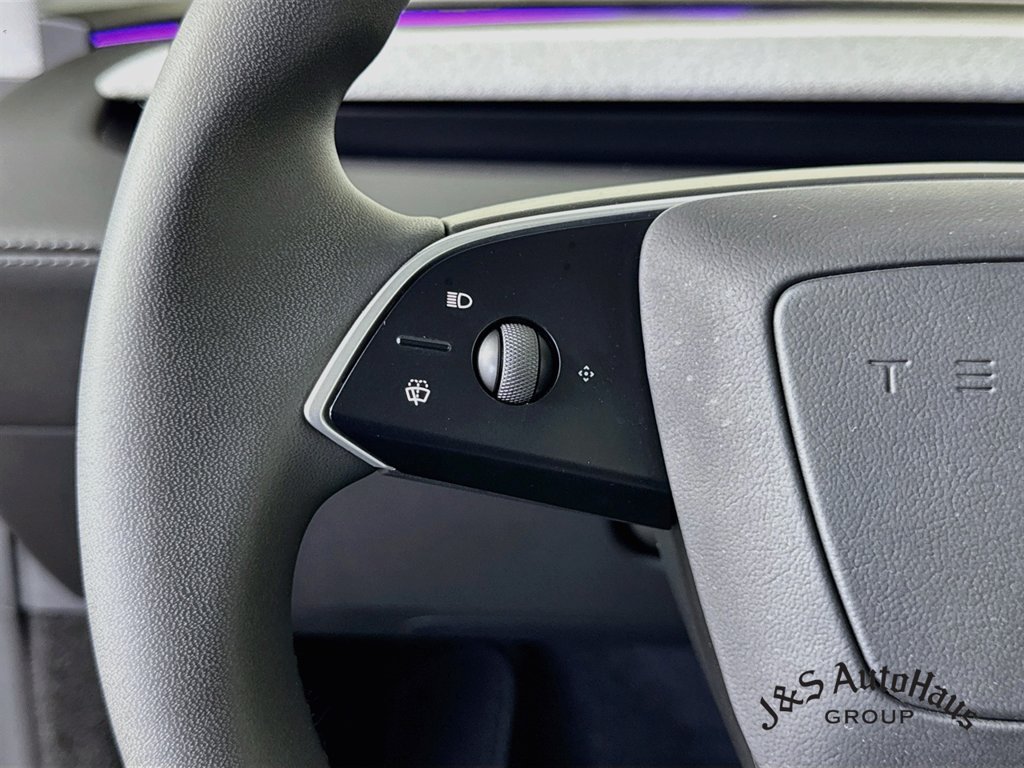 Used 2026 Tesla Model Y 2WD image 13