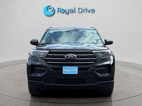 Used 2022 Ford Explorer XLT w/ Class IV Trailer Tow Package AWD/4WD image 9