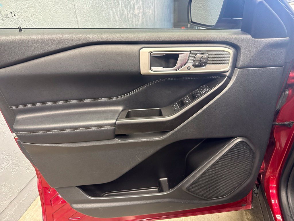 Used 2020 Ford Explorer Limited AWD/4WD image 13